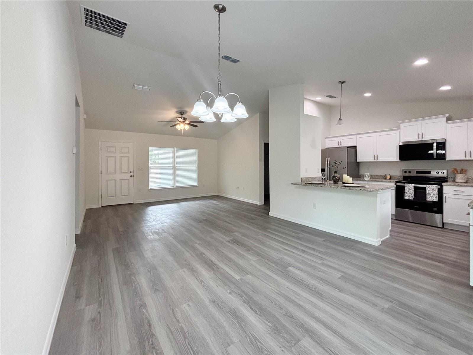 LAKE TROPICANA - Residential