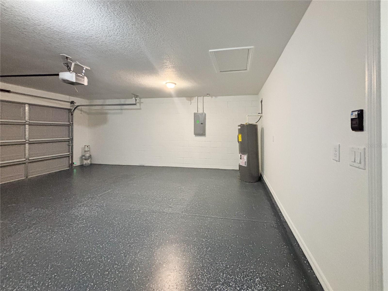 LAKE TROPICANA - Residential