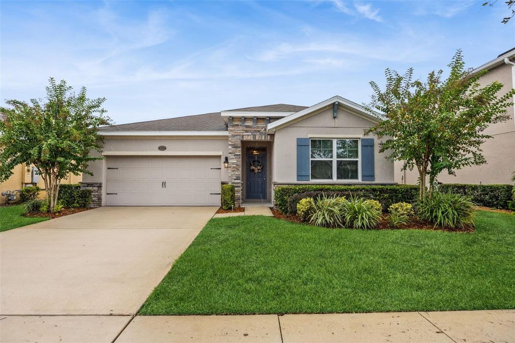 Photo of 653 E Victoria Trails Boulevard, Deland, FL 32724 (MLS # O6350351)