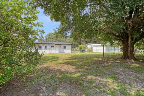 A home in LAKELAND