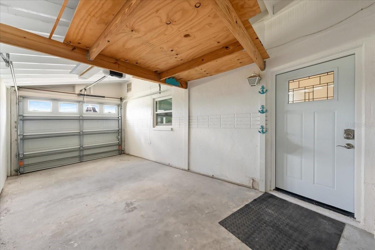 4821 FLORAMAR TERRACE