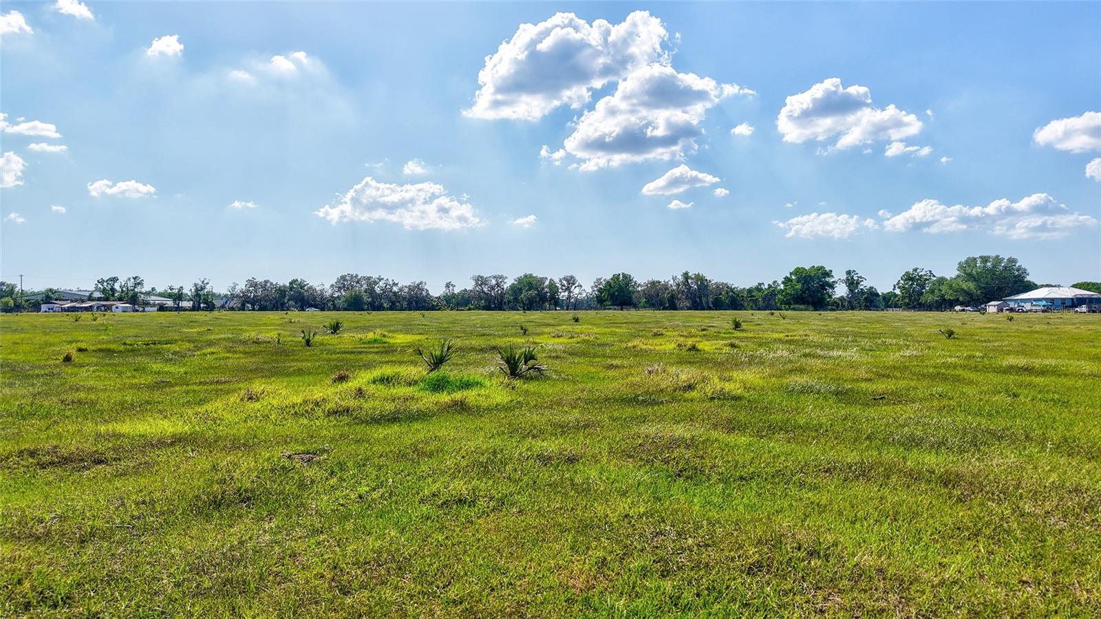ACREAGE - Land