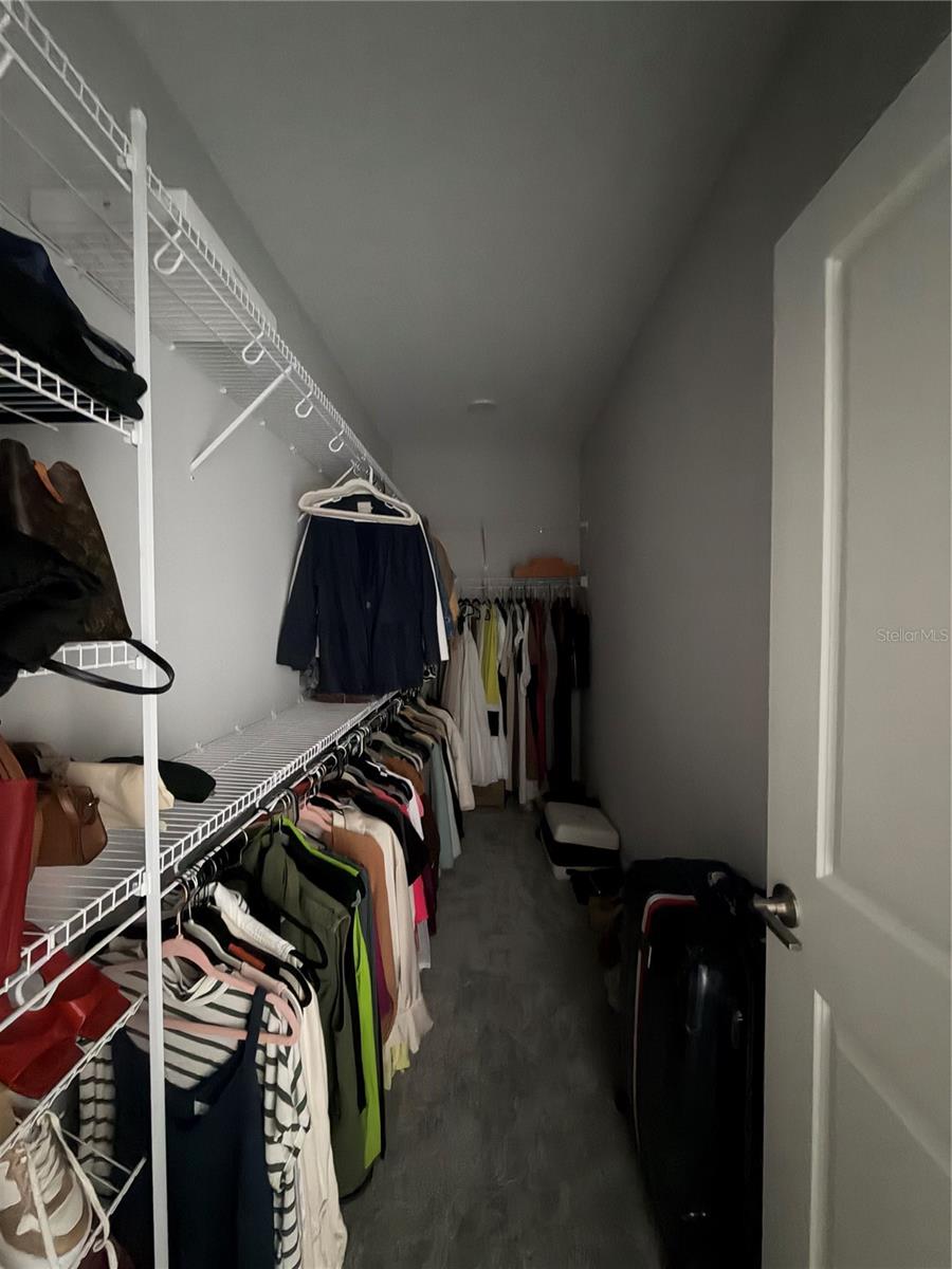 CENTER LAKE ON THE PARK - Residential