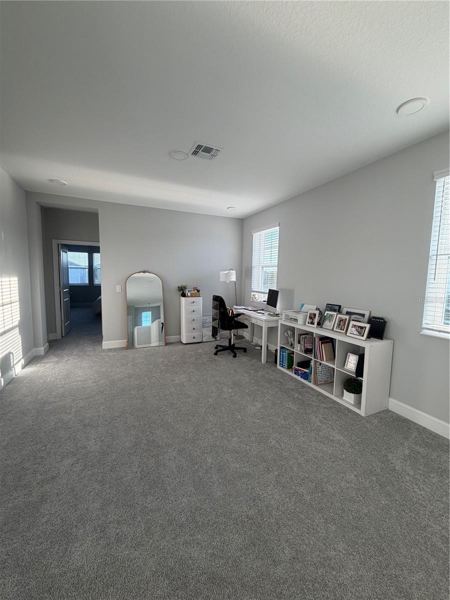 CENTER LAKE ON THE PARK - Residential