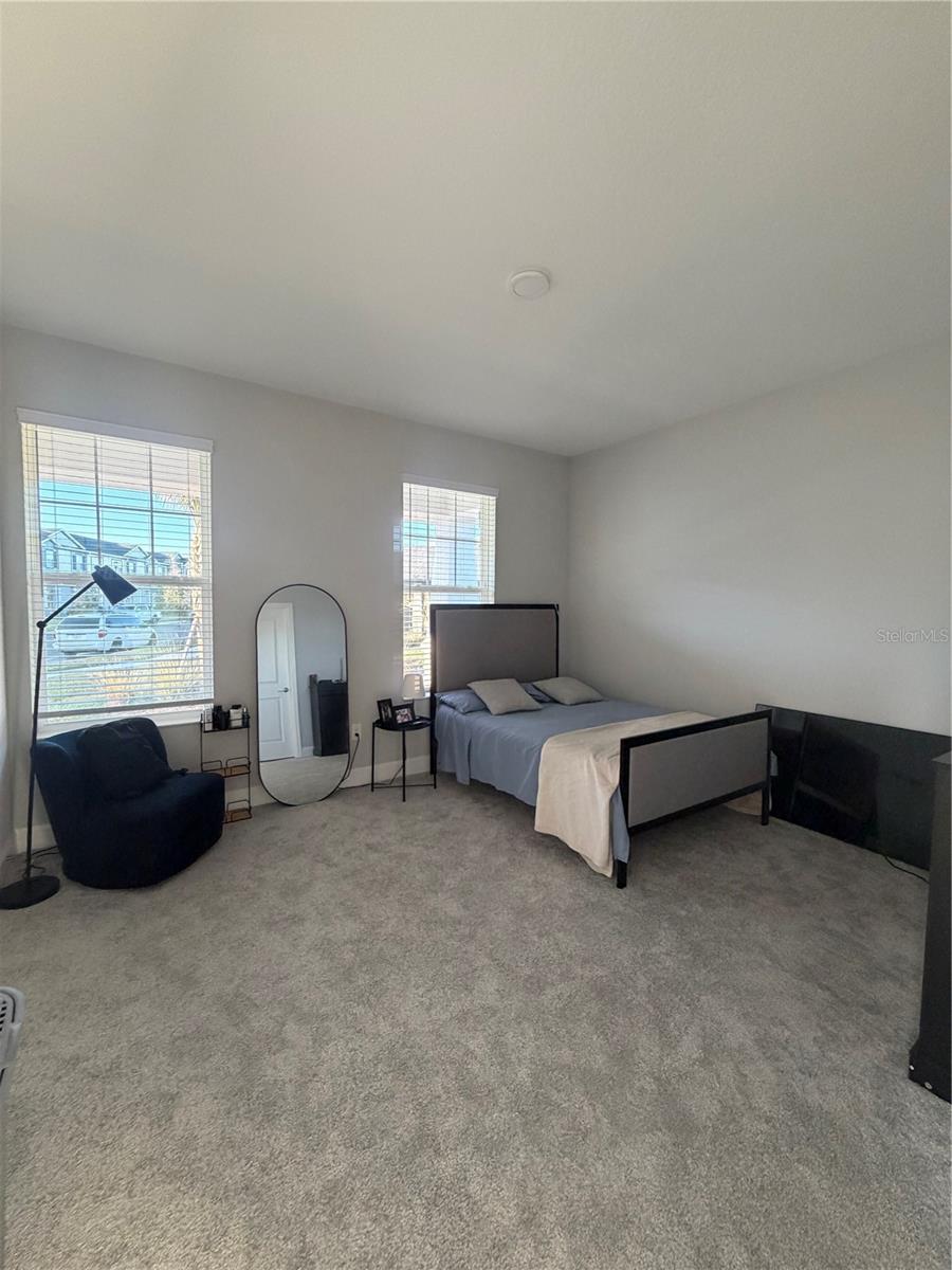 CENTER LAKE ON THE PARK - Residential