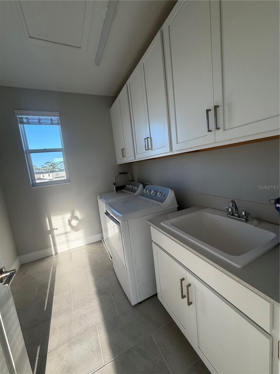 CENTER LAKE ON THE PARK - Residential