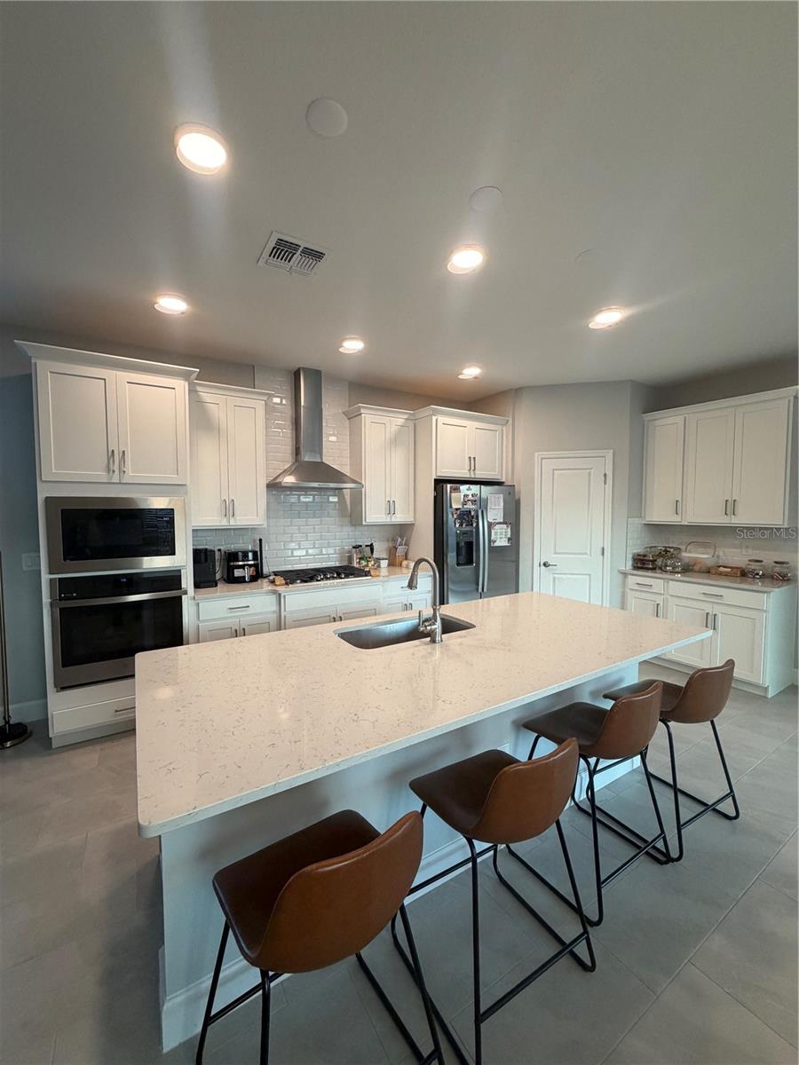 CENTER LAKE ON THE PARK - Residential