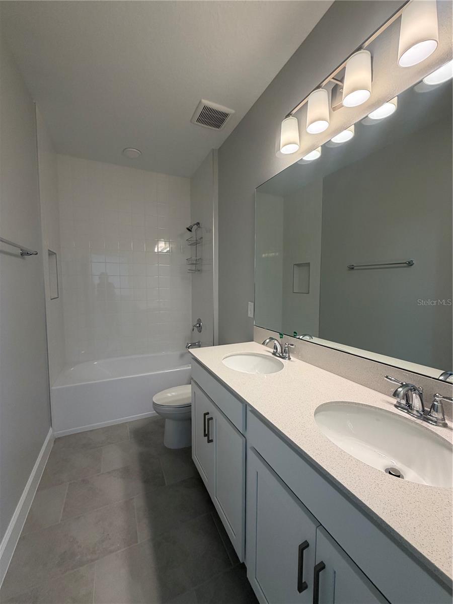 CENTER LAKE ON THE PARK - Residential