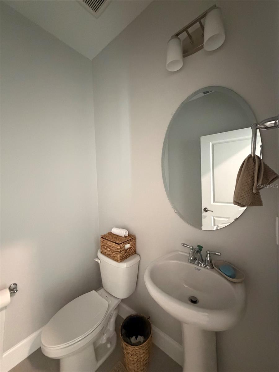 CENTER LAKE ON THE PARK - Residential