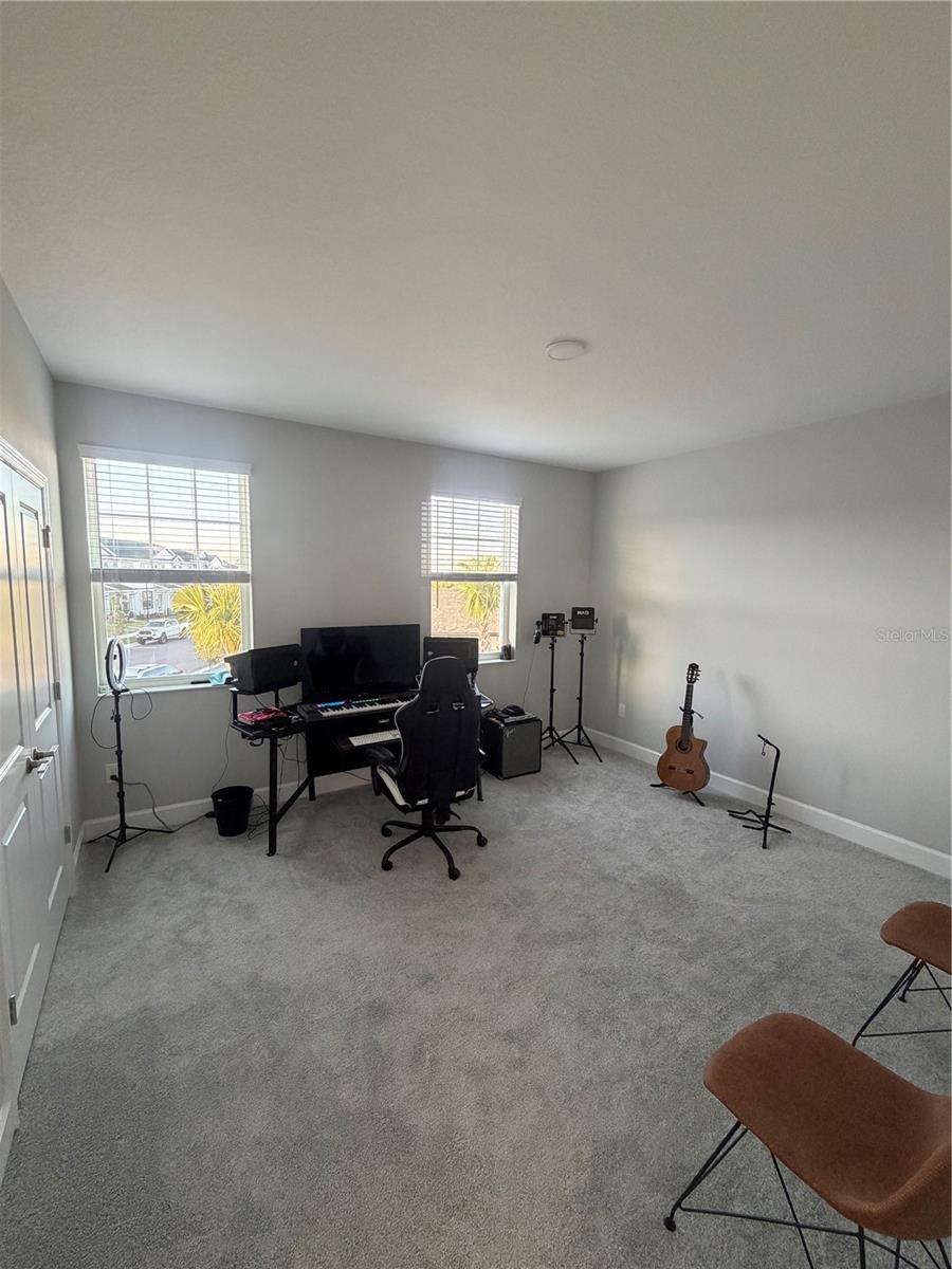 CENTER LAKE ON THE PARK - Residential