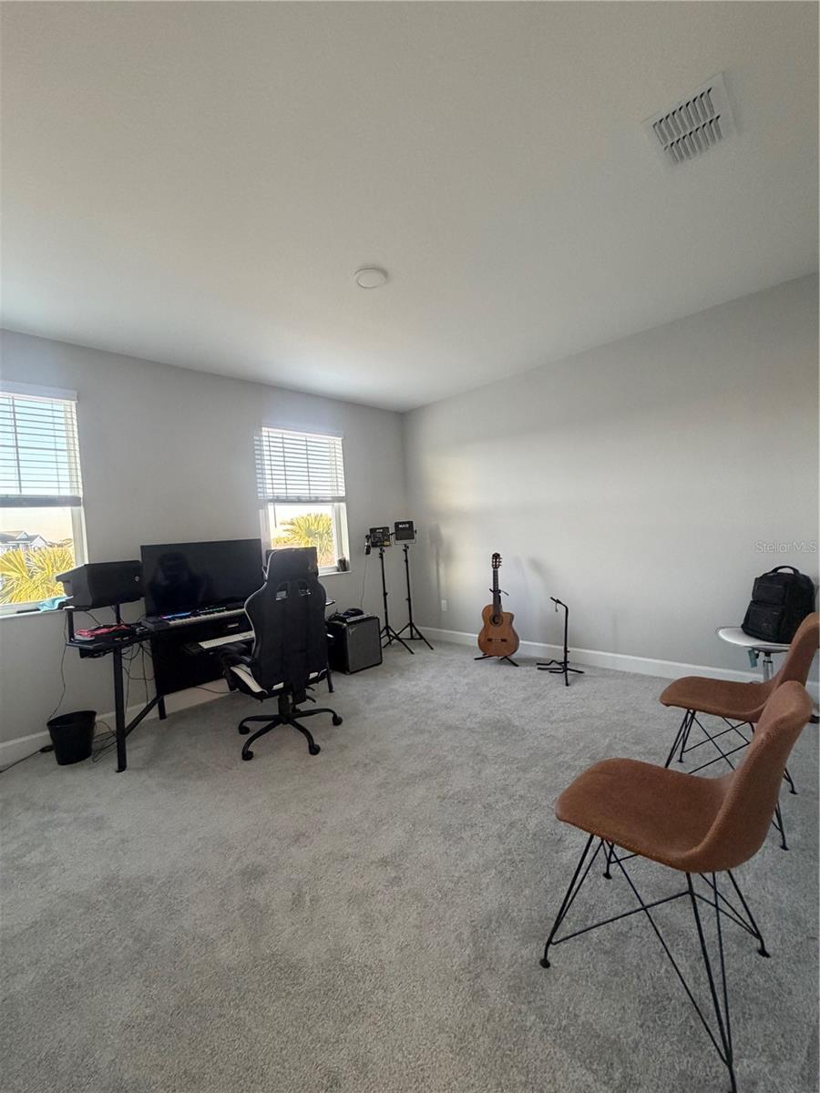 CENTER LAKE ON THE PARK - Residential