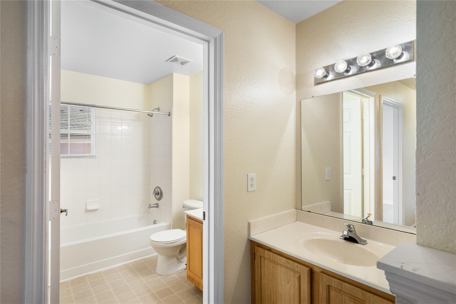 VENETIAN BAY VLG CONDO PH 1 - Residential