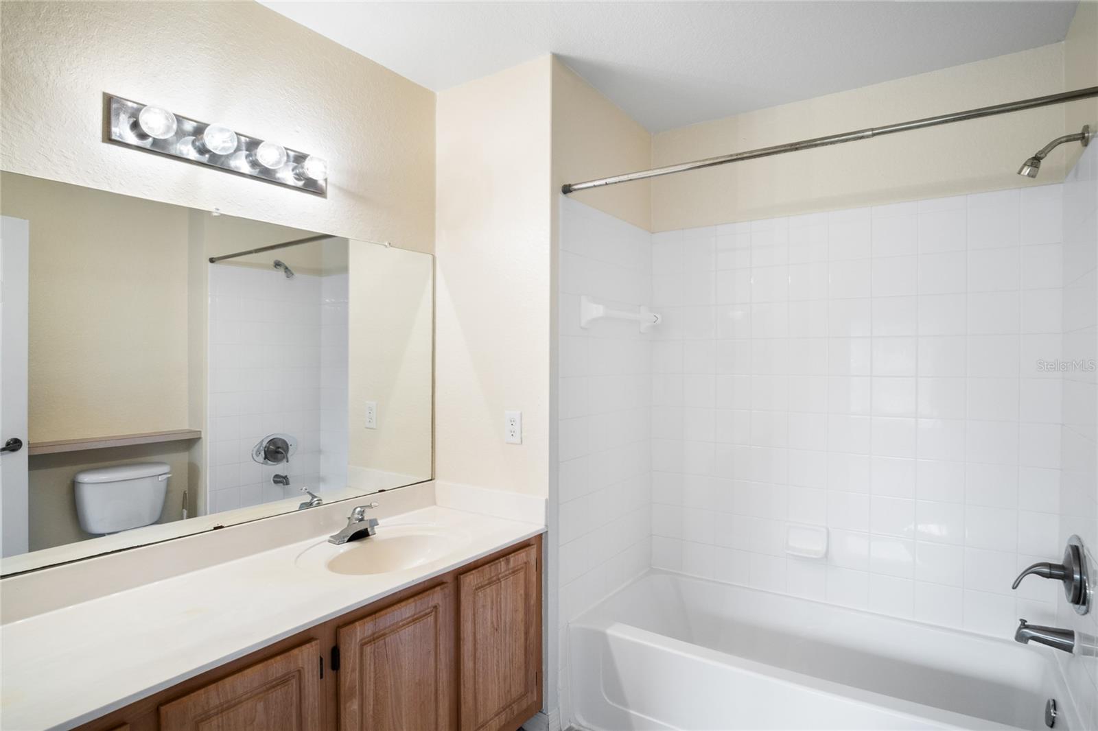 VENETIAN BAY VLG CONDO PH 1 - Residential