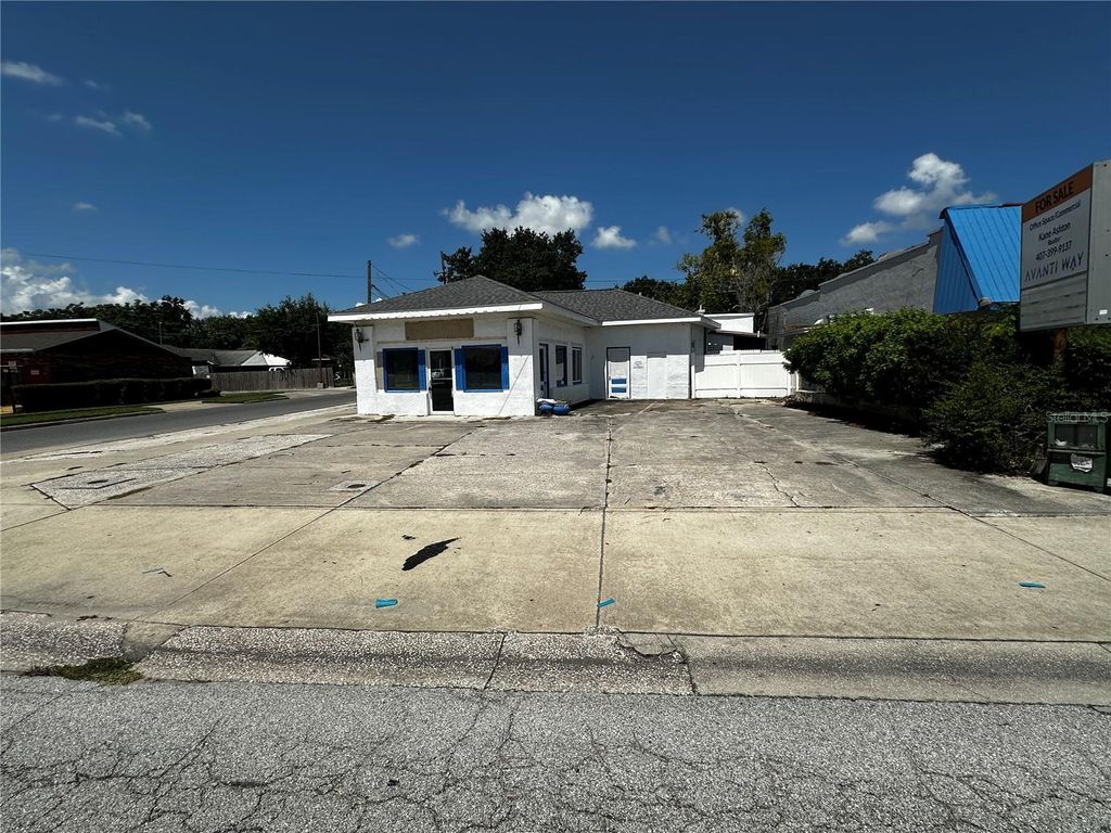 Photo of 240 S 1st Street, Lake Wales, FL 33853 (MLS # K4903030)