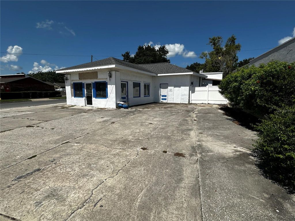 Photo of 240 S 1st Street, Lake Wales, FL 33853 (MLS # K4903030)