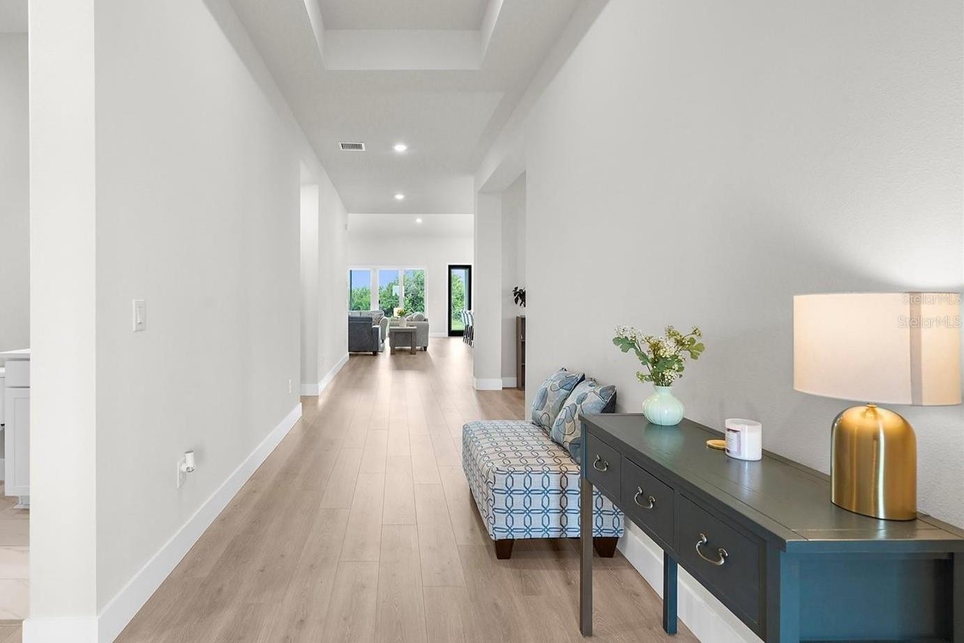 18136 FOXTAIL LOOP