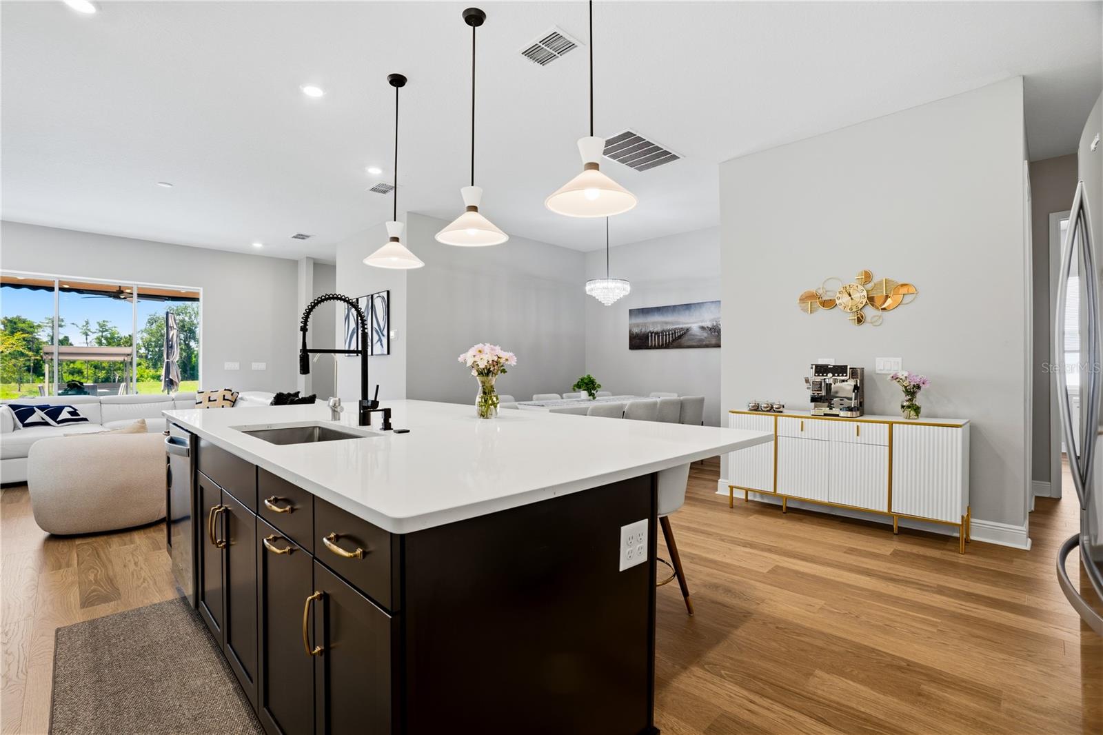LAUREATE PARK - Residential