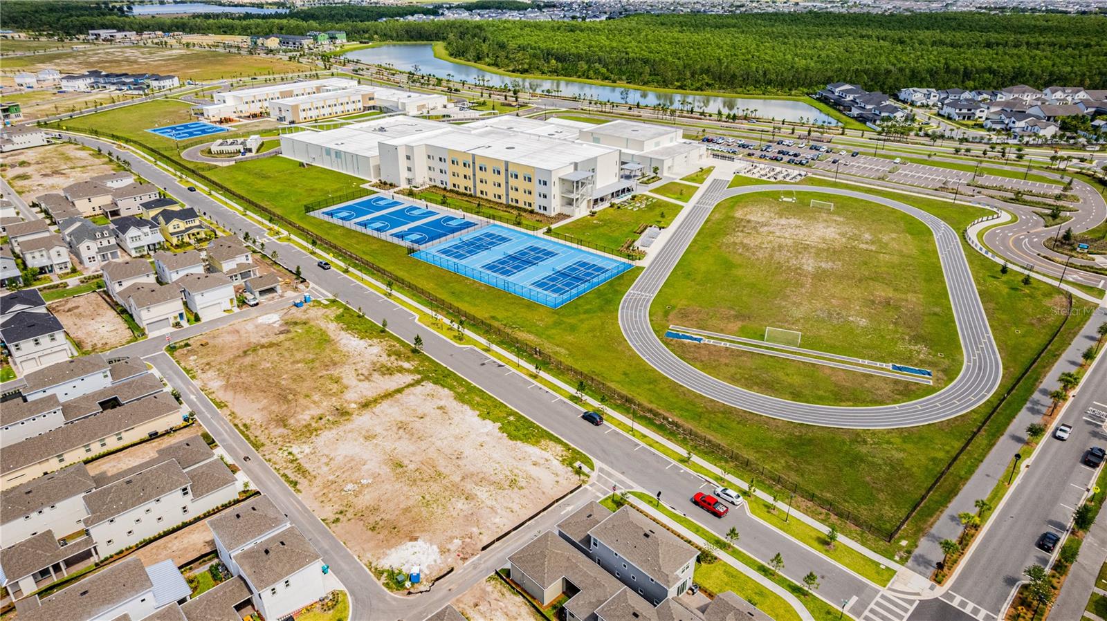LAUREATE PARK - Residential