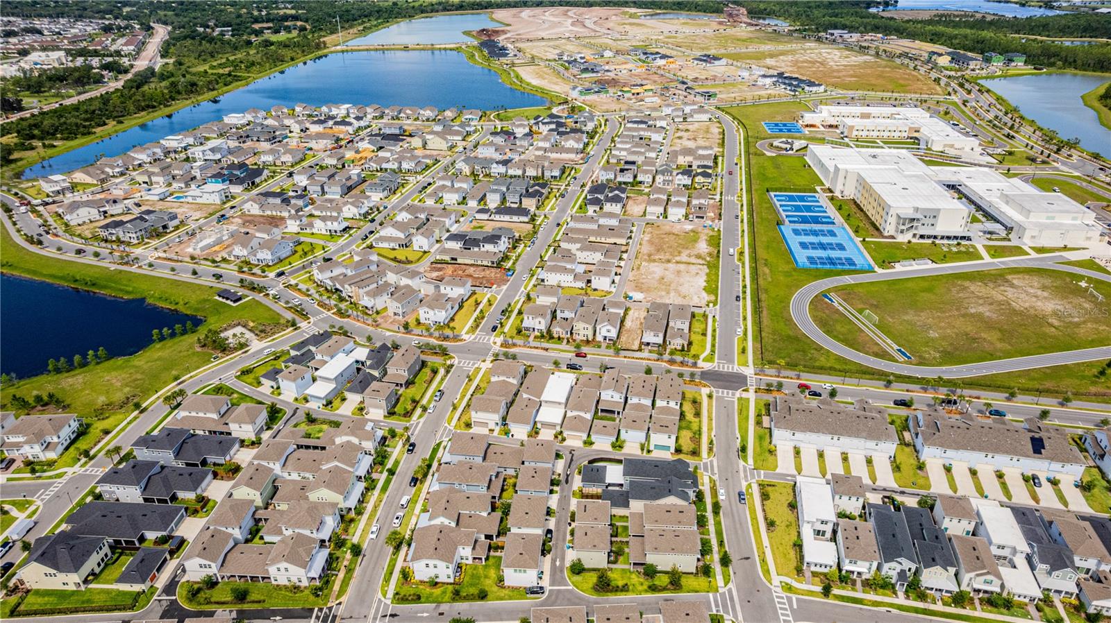 LAUREATE PARK - Residential