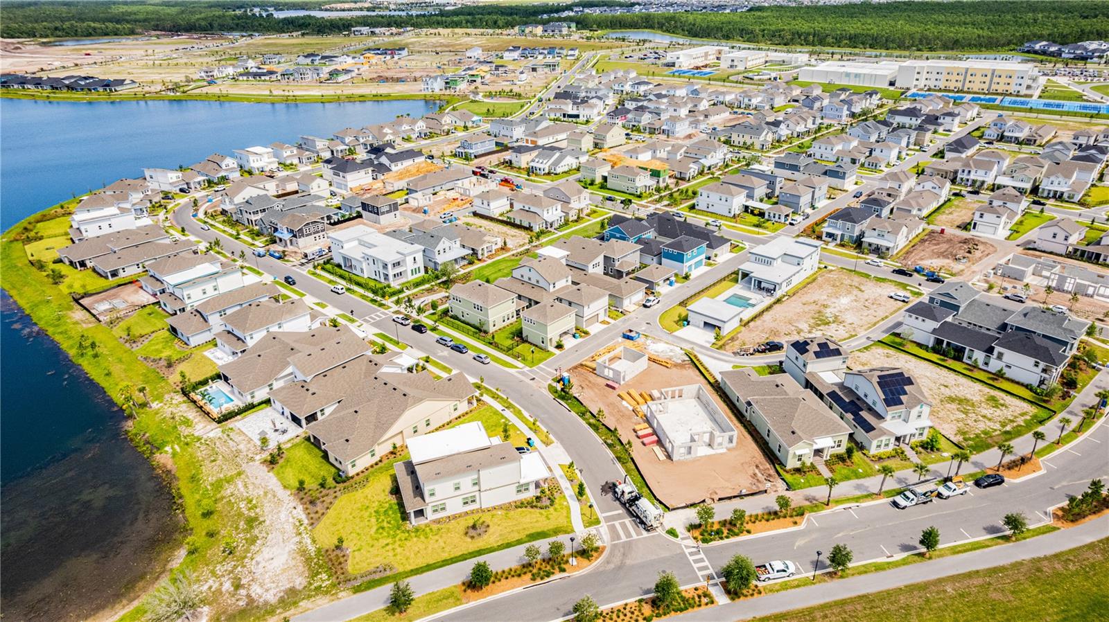 LAUREATE PARK - Residential