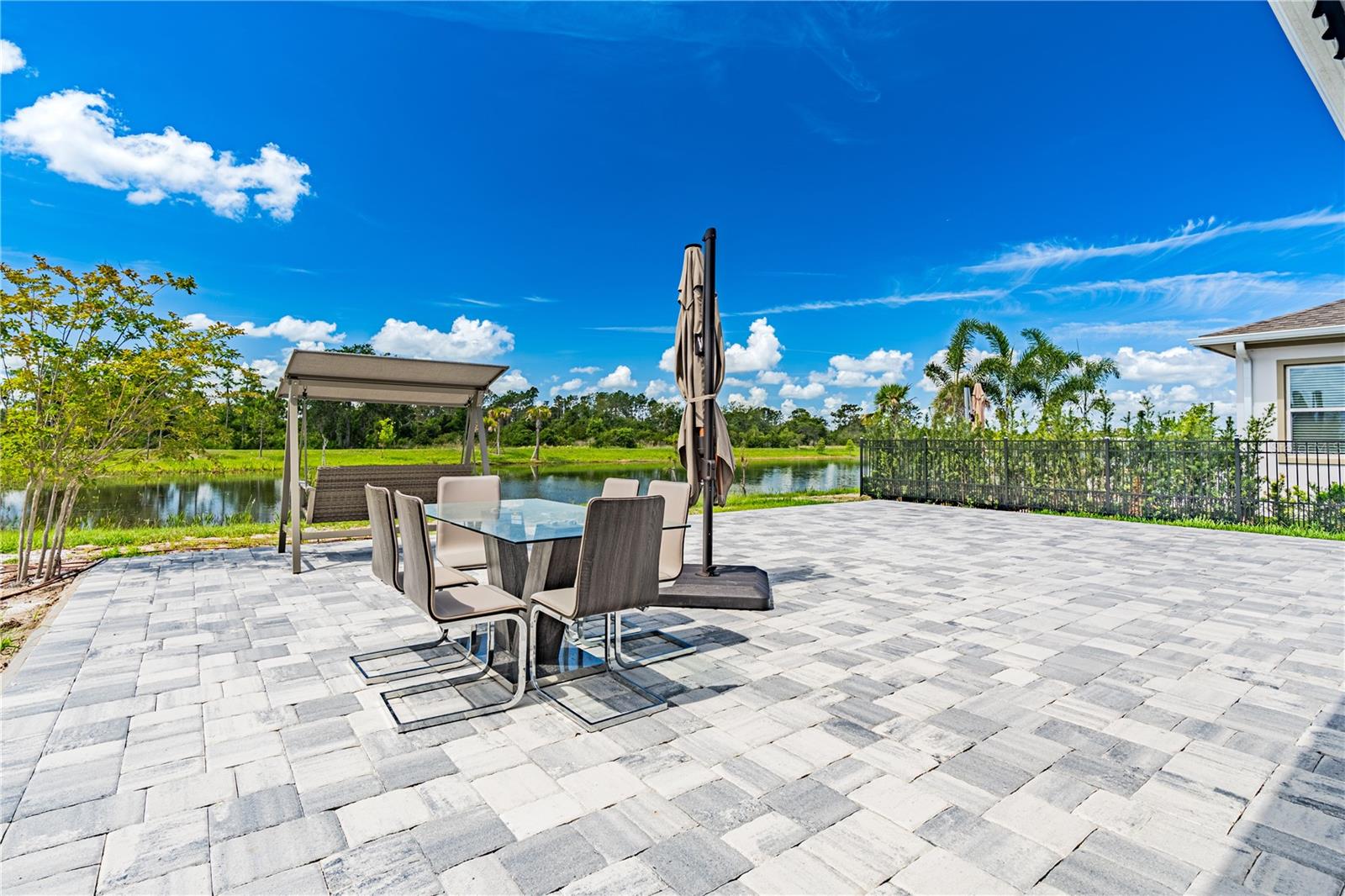 LAUREATE PARK - Residential