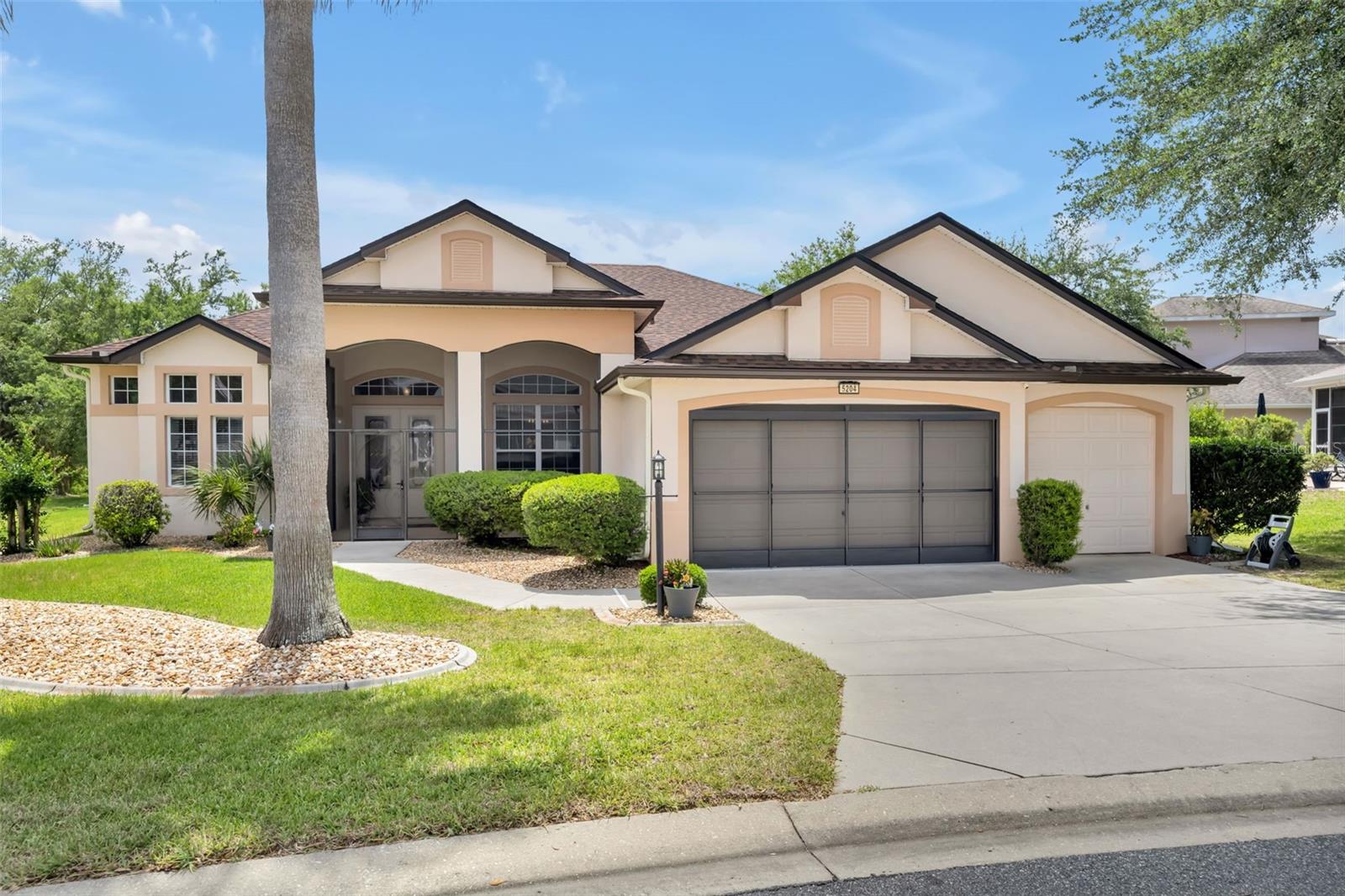 ROYAL HIGHLANDS PH 02-B LT 1317 PB 50 PG - Residential