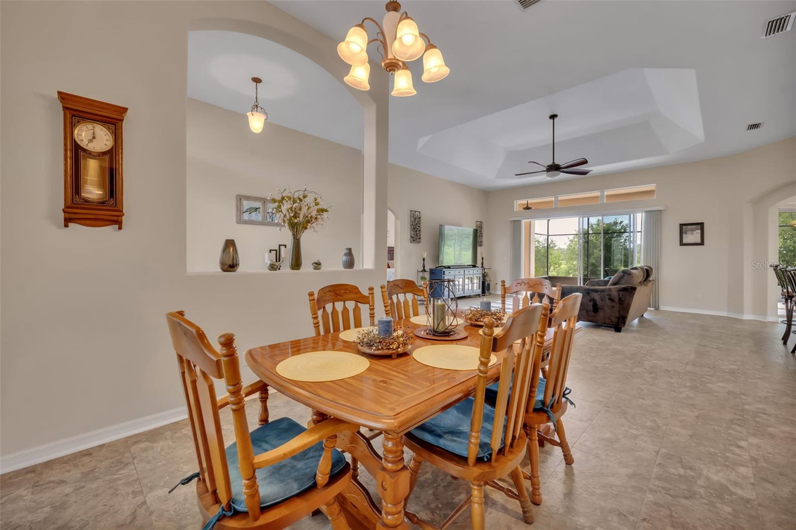 ROYAL HIGHLANDS PH 02-B LT 1317 PB 50 PG - Residential