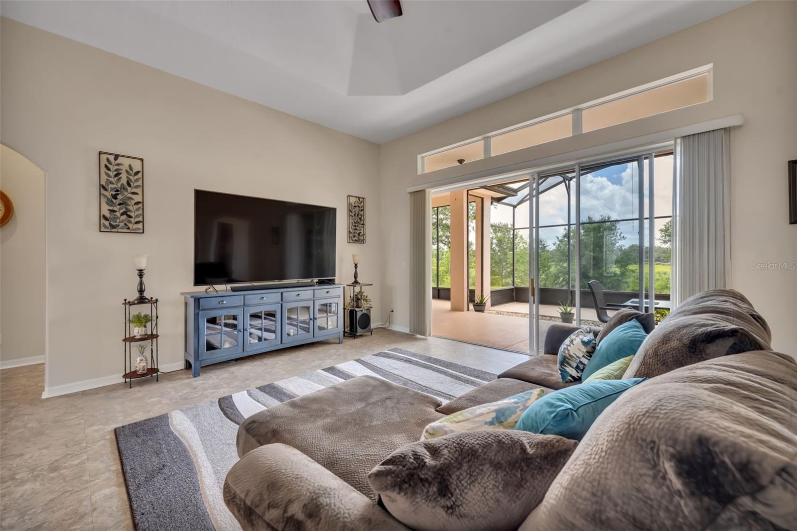 ROYAL HIGHLANDS PH 02-B LT 1317 PB 50 PG - Residential