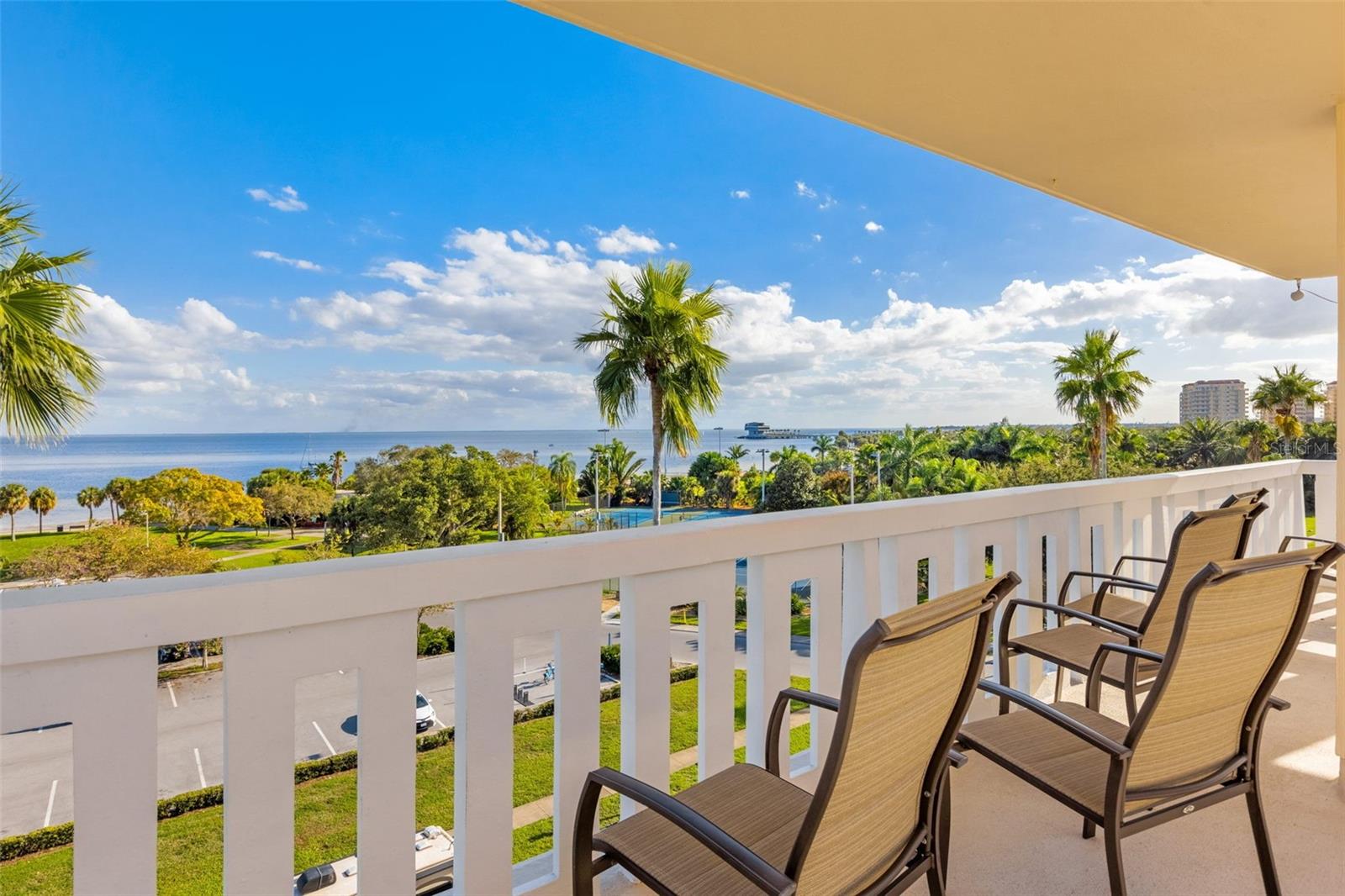 1200 N SHORE DRIVE NE 301