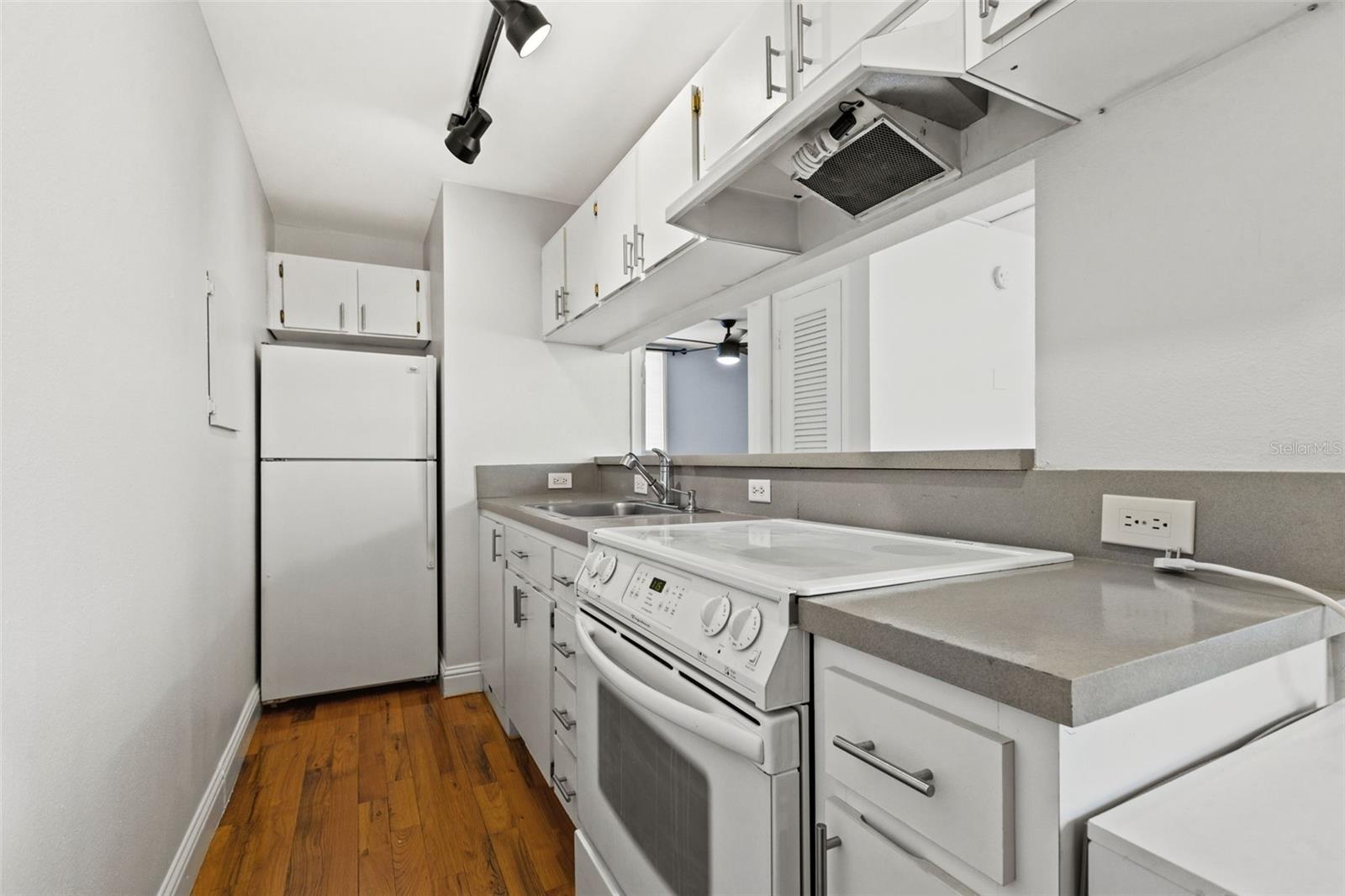 1301 SOHO A CONDO - Residential Lease