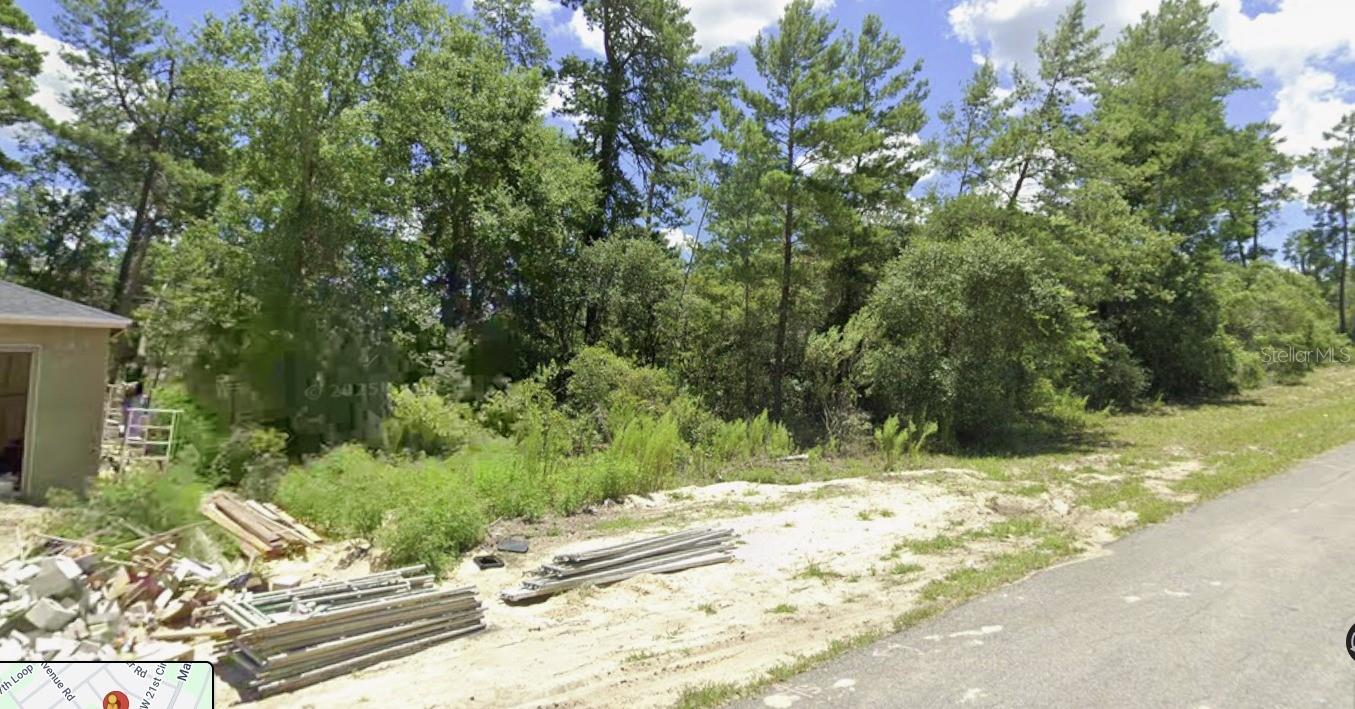 Main image without alt text