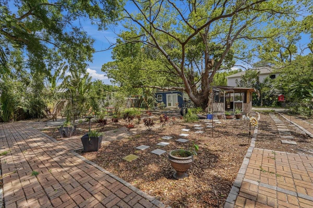 SUNSET HILLS - Residential