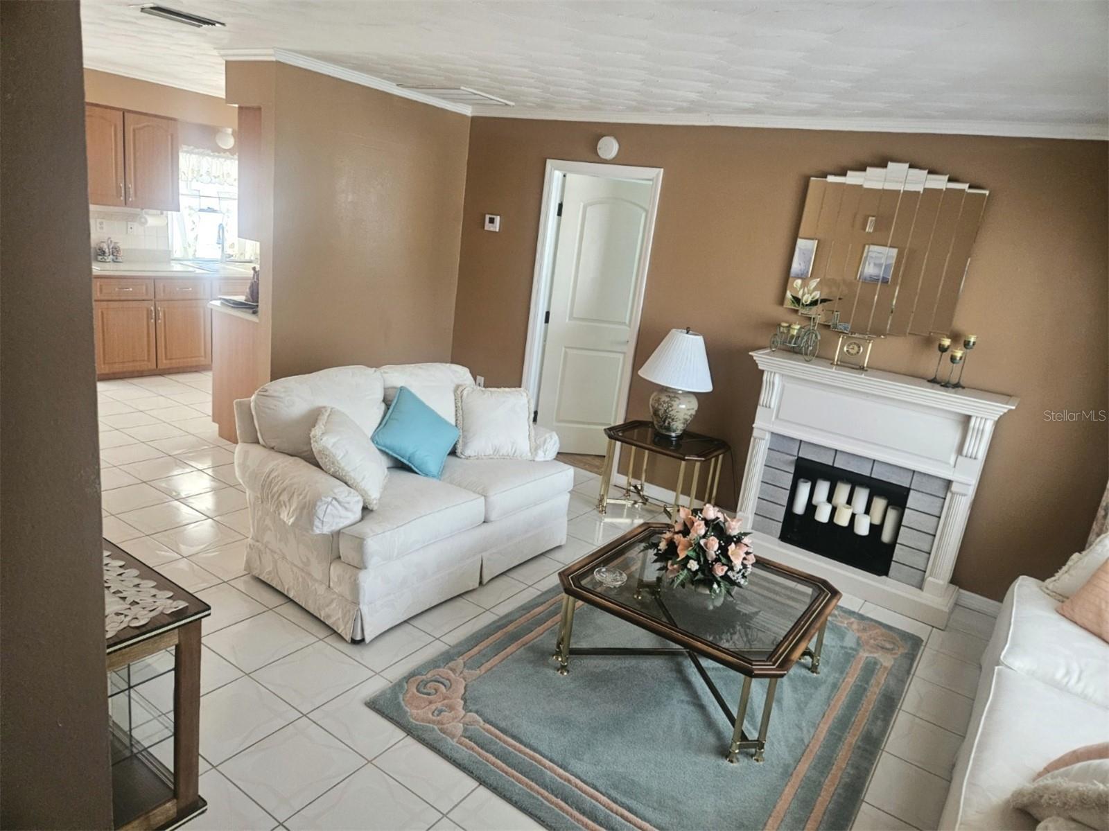 2126 CARPETGREEN STREET