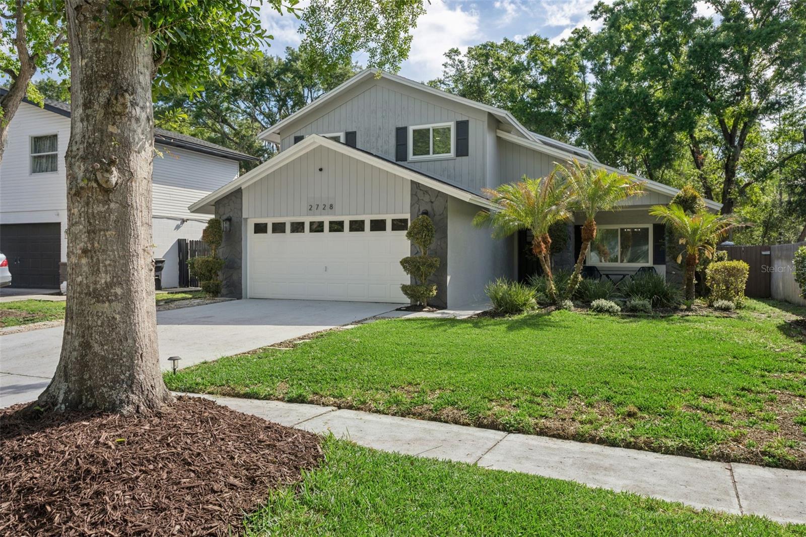 2728 LAKEVILLE DRIVE