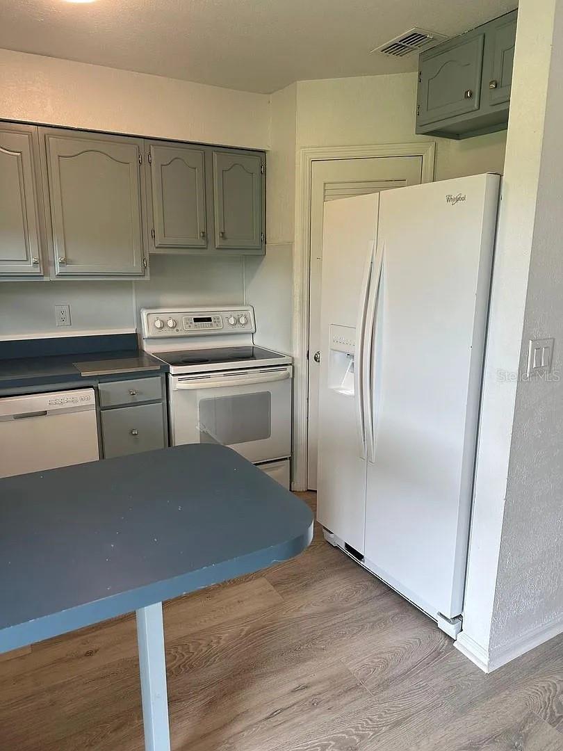 1920 E EDGEWOOD DRIVE K9