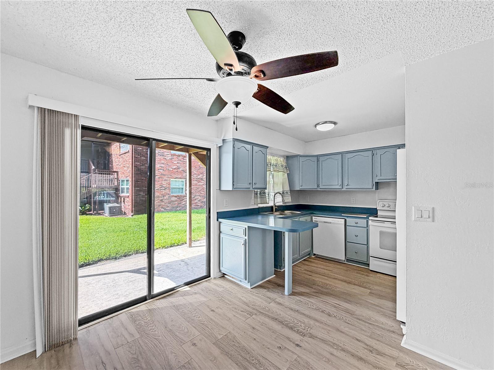 1920 E EDGEWOOD DRIVE K9
