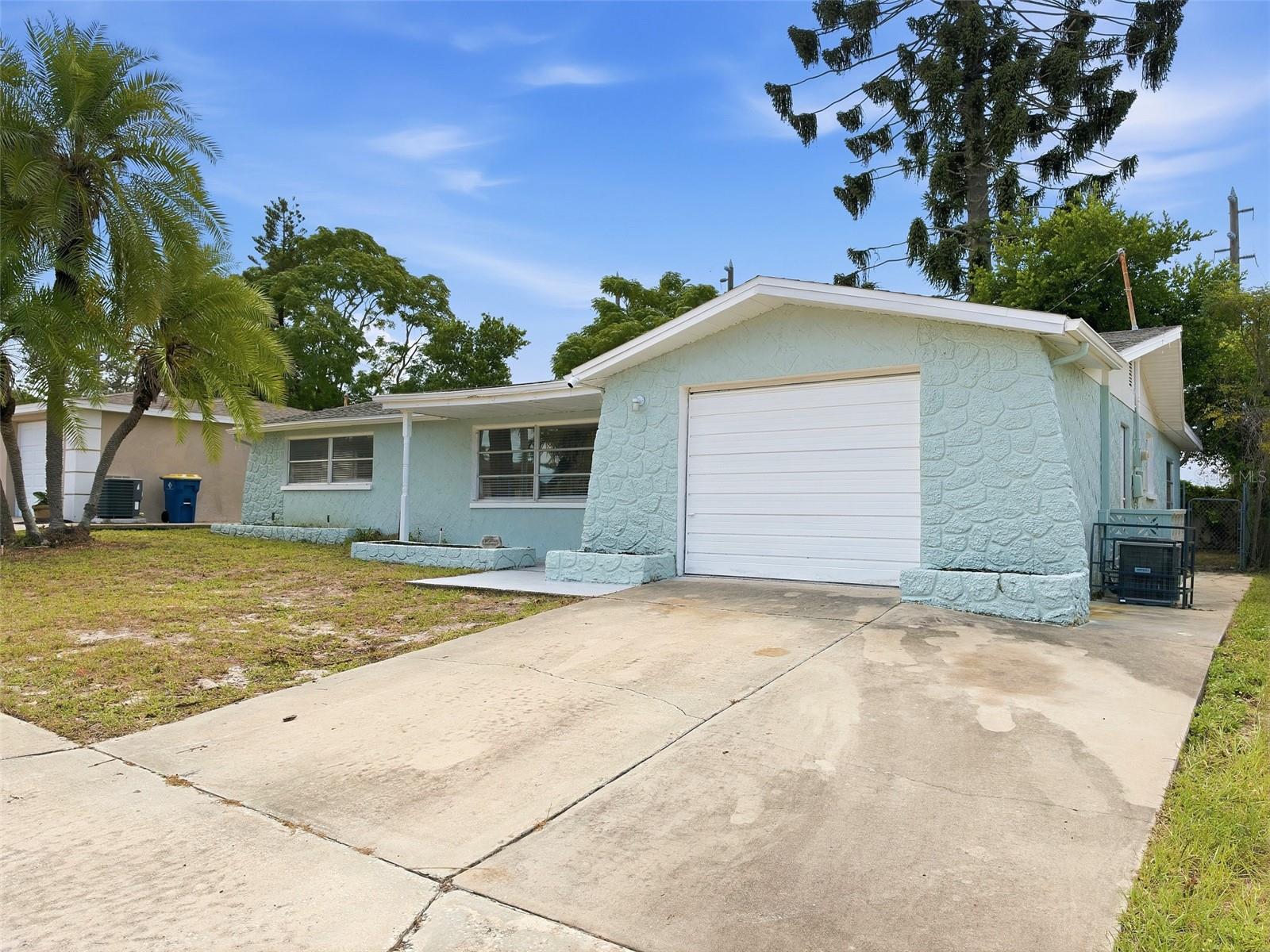 4208 CANTERBERRY DRIVE