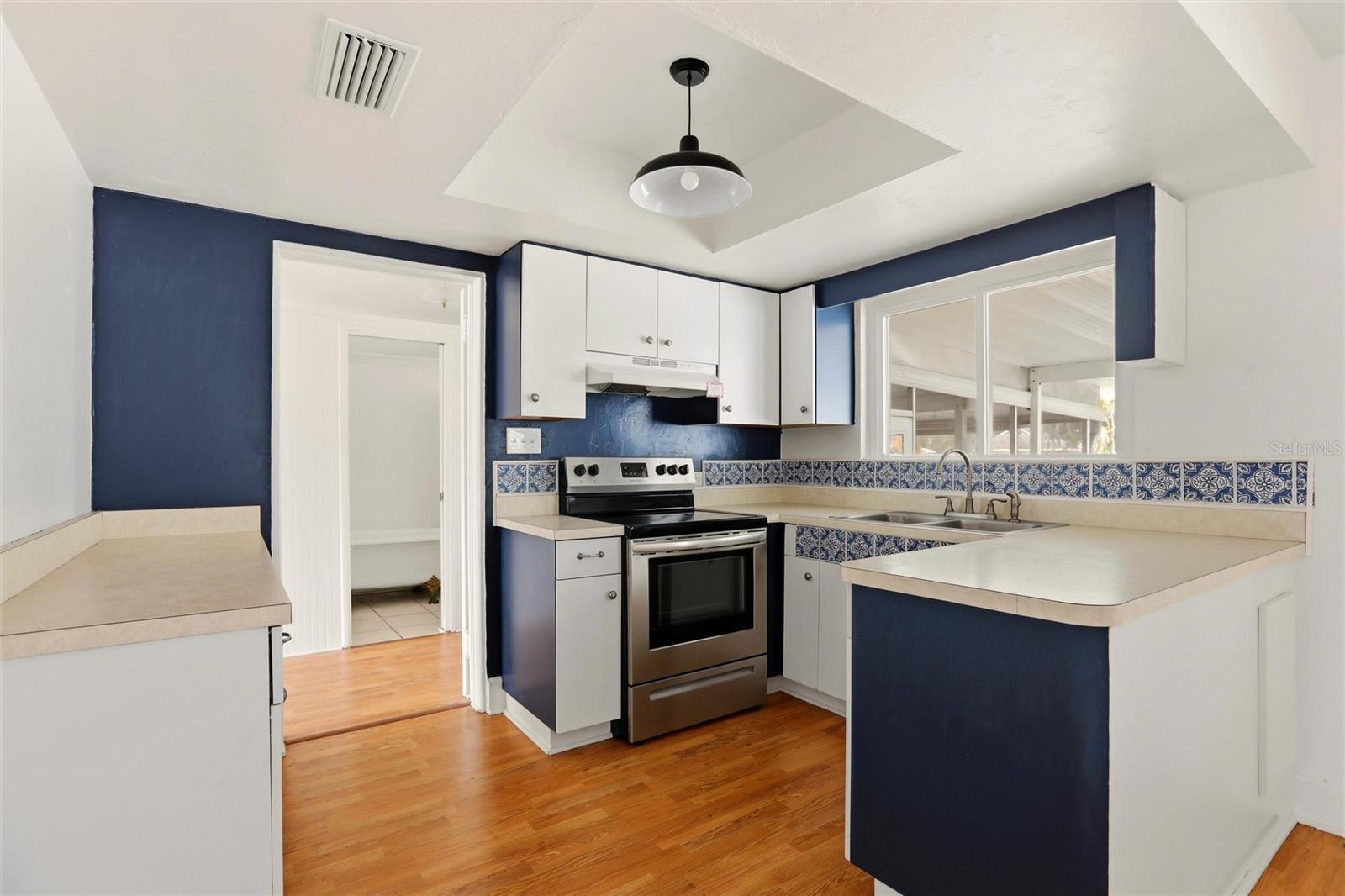 EMMA C JOHNSON WEST END - Residential