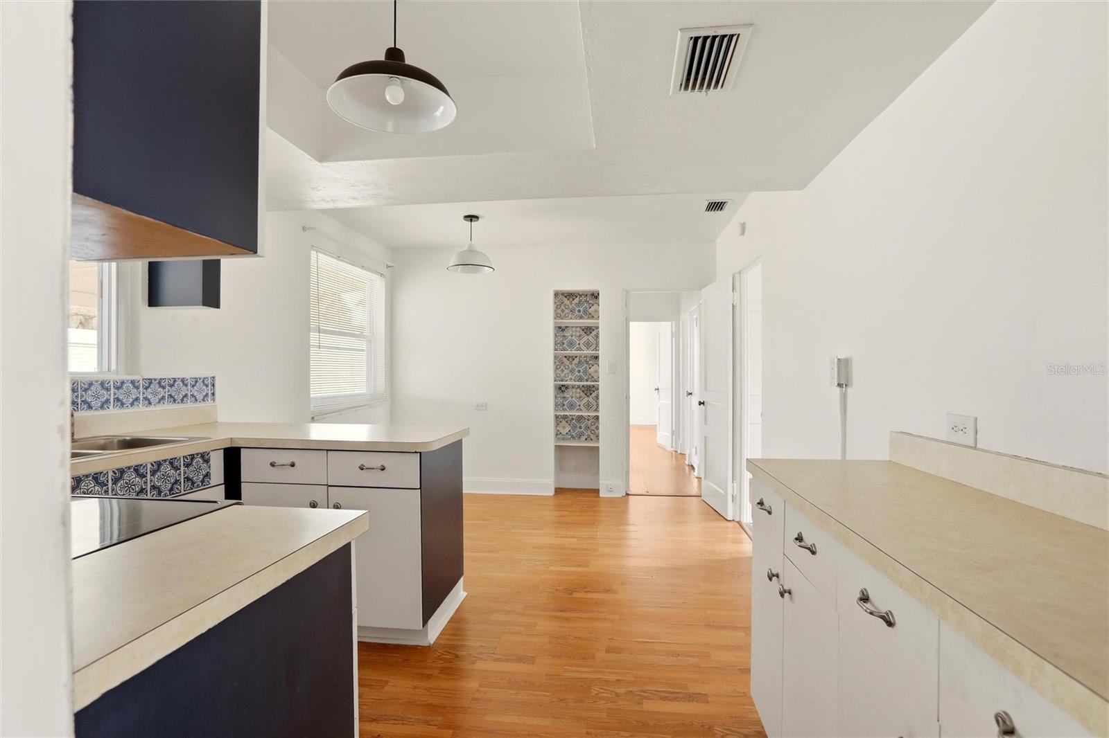 EMMA C JOHNSON WEST END - Residential