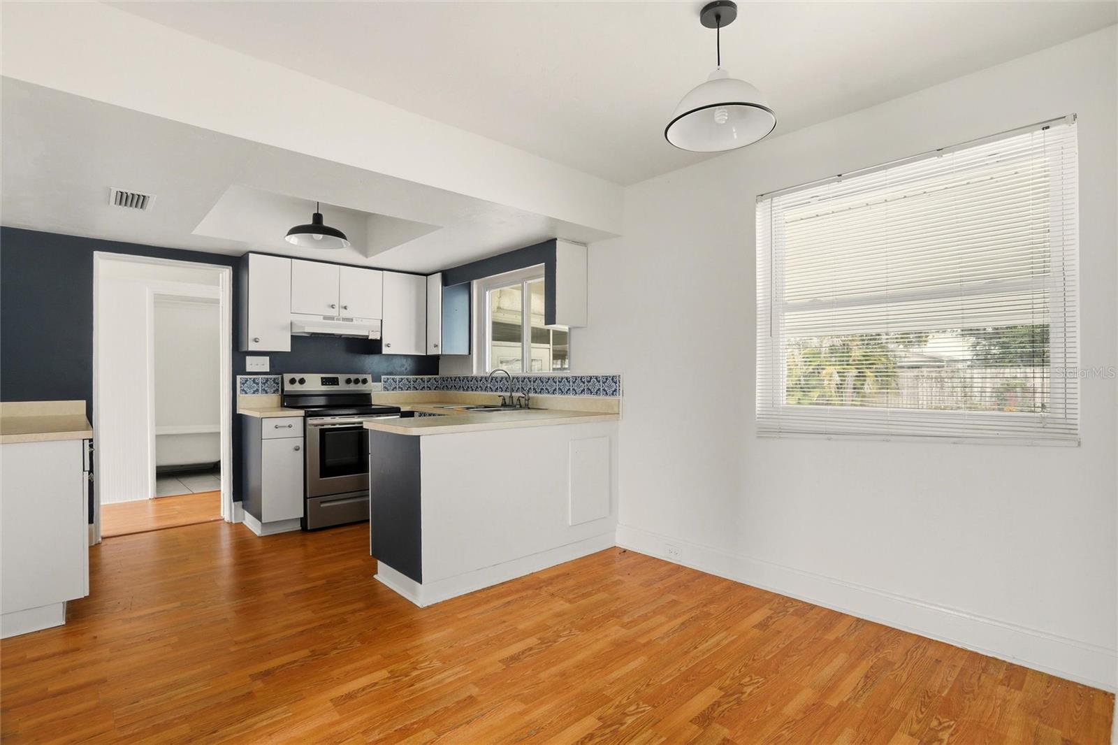 EMMA C JOHNSON WEST END - Residential