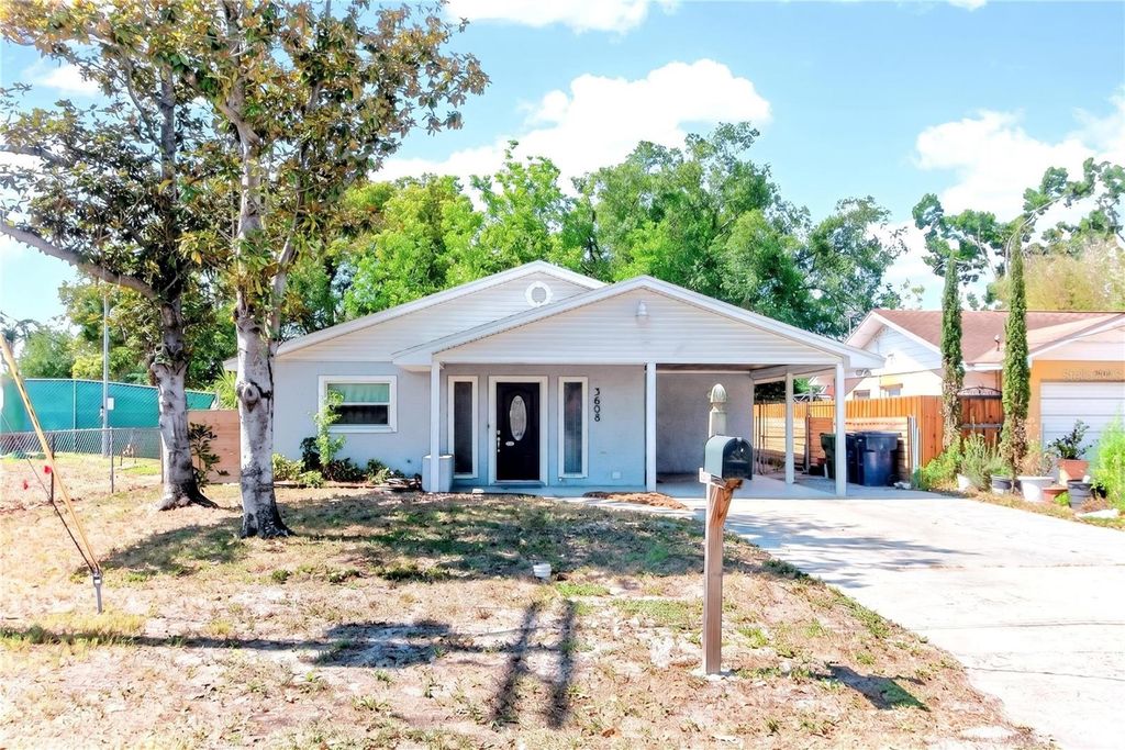 Photo of 3608 W Carmen Street, Tampa, FL 33609 (MLS # TB8505348)