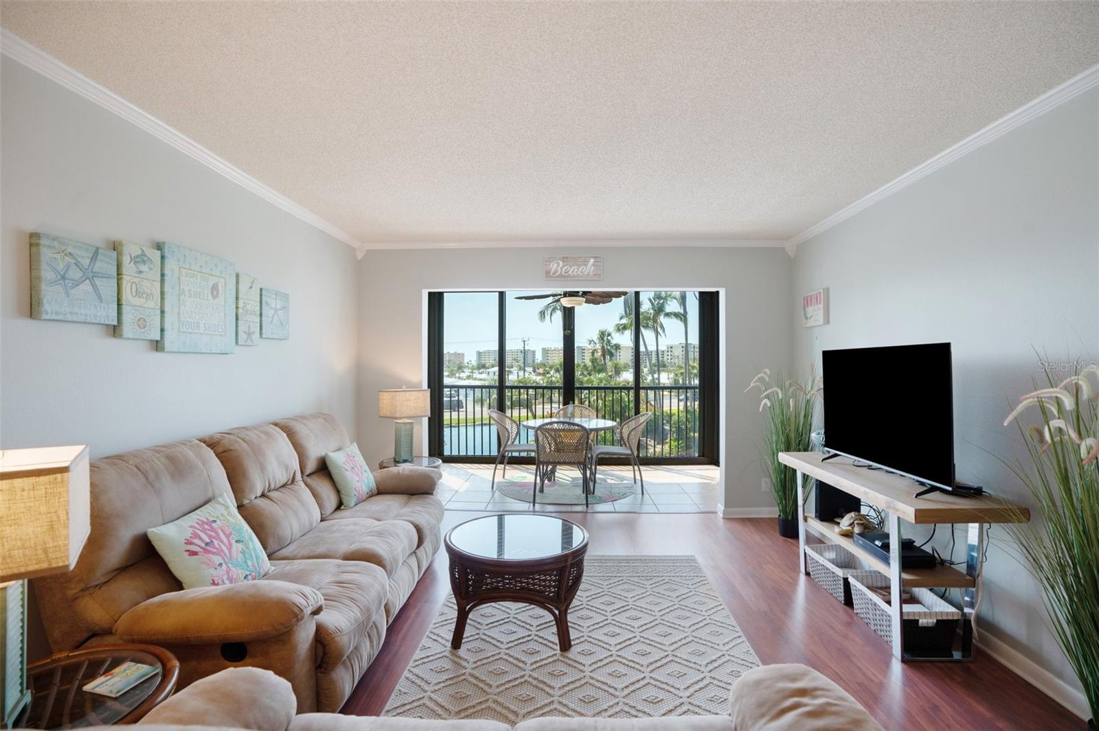 HARBOR TOWERS Y & R - Residential