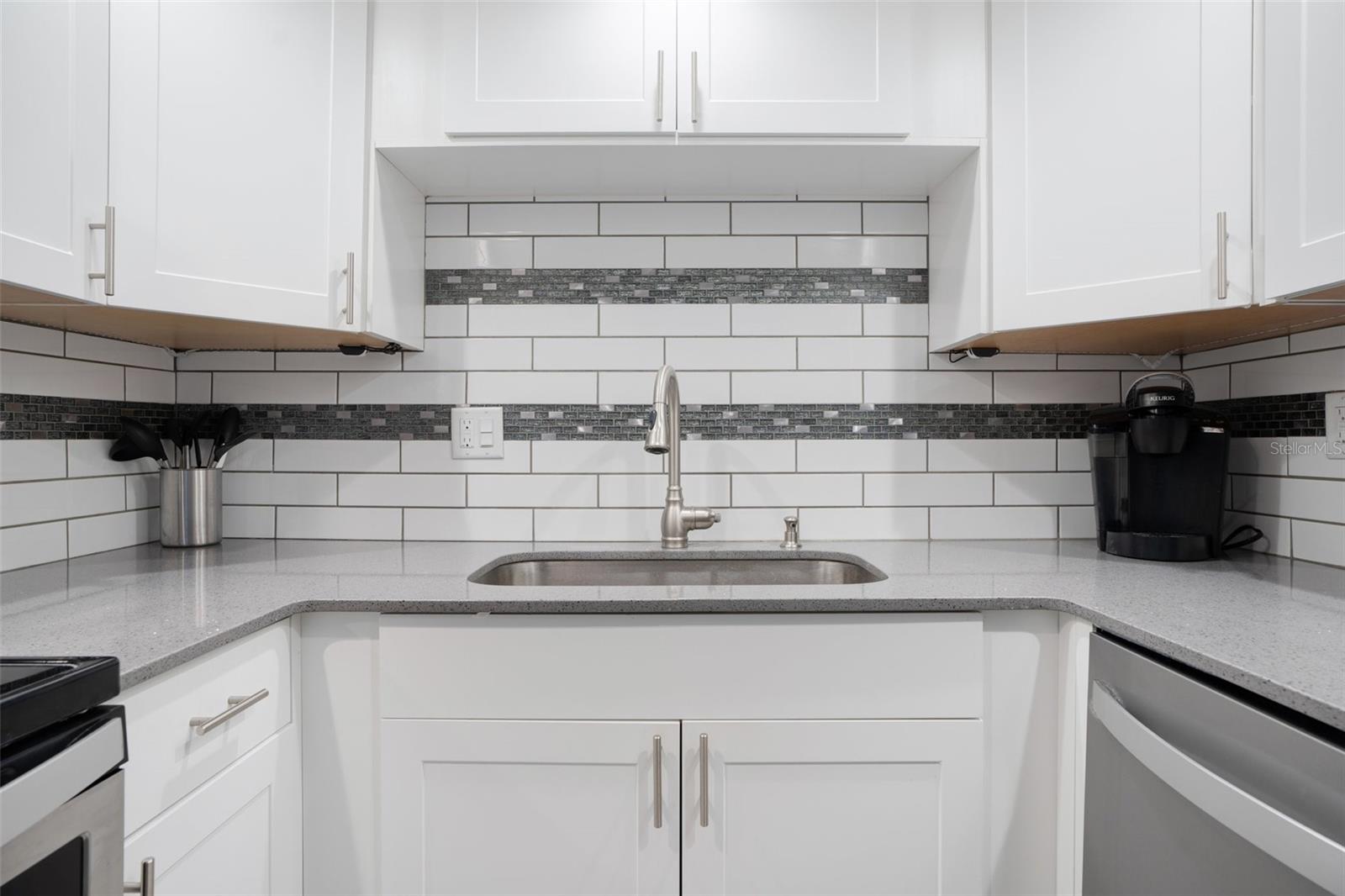 HARBOR TOWERS Y & R - Residential