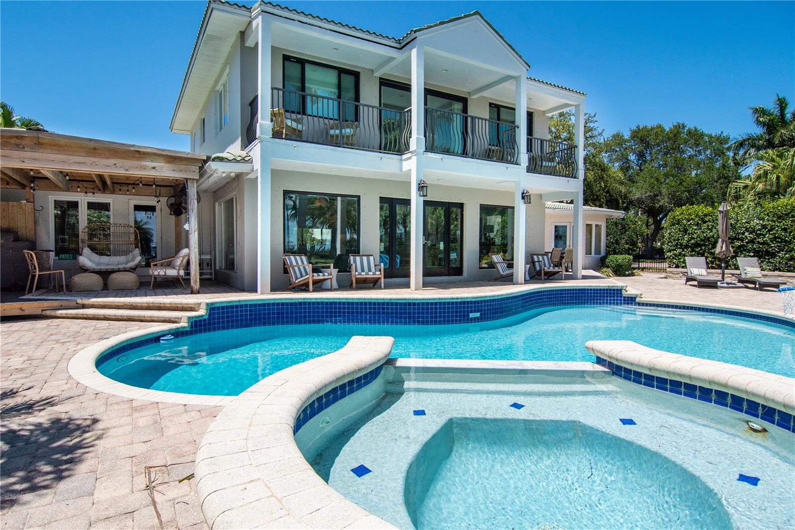 BAHAMA BEACH REP - Residential