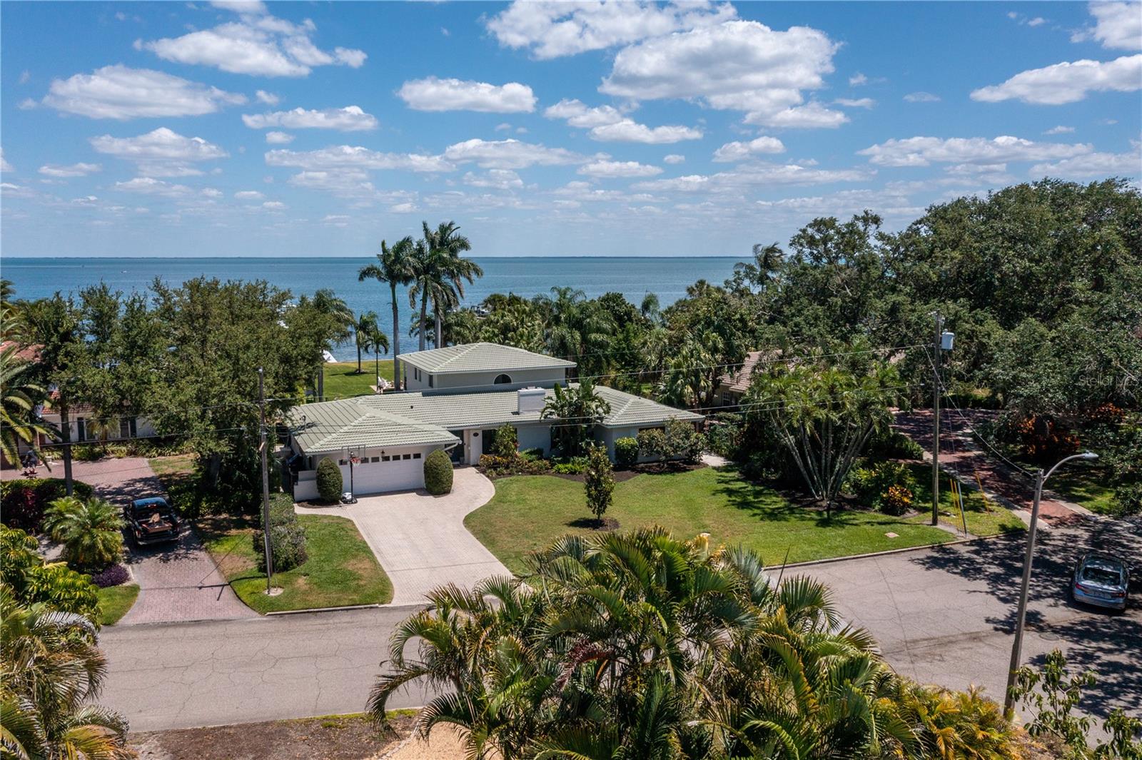 BAHAMA BEACH REP - Residential