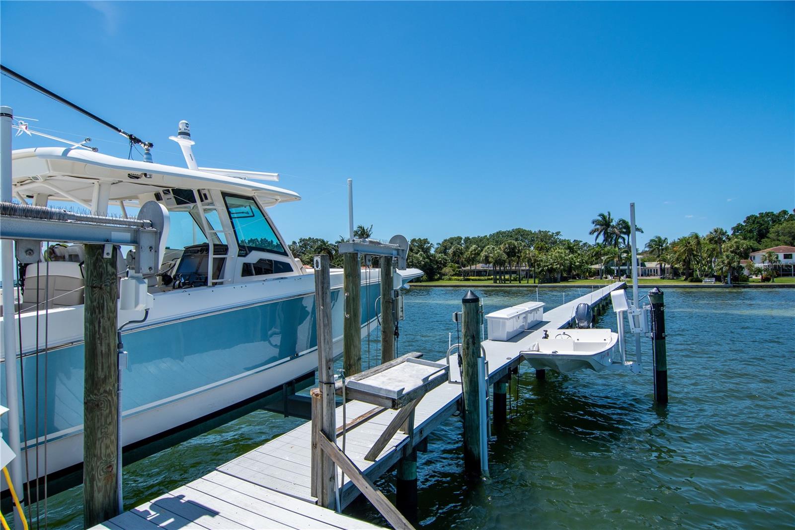 BAHAMA BEACH REP - Residential