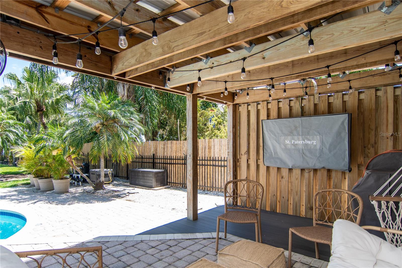 BAHAMA BEACH REP - Residential