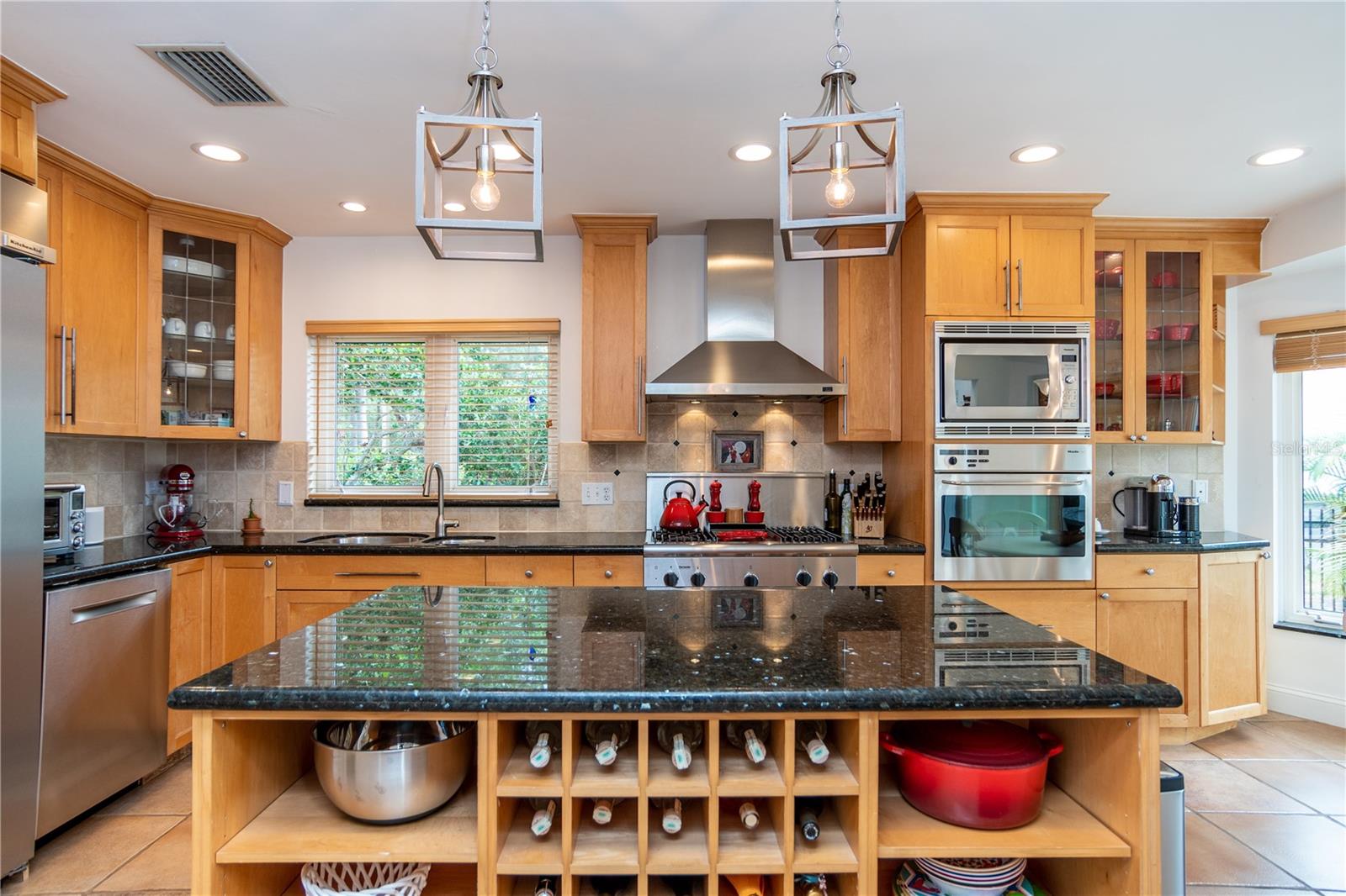 BAHAMA BEACH REP - Residential