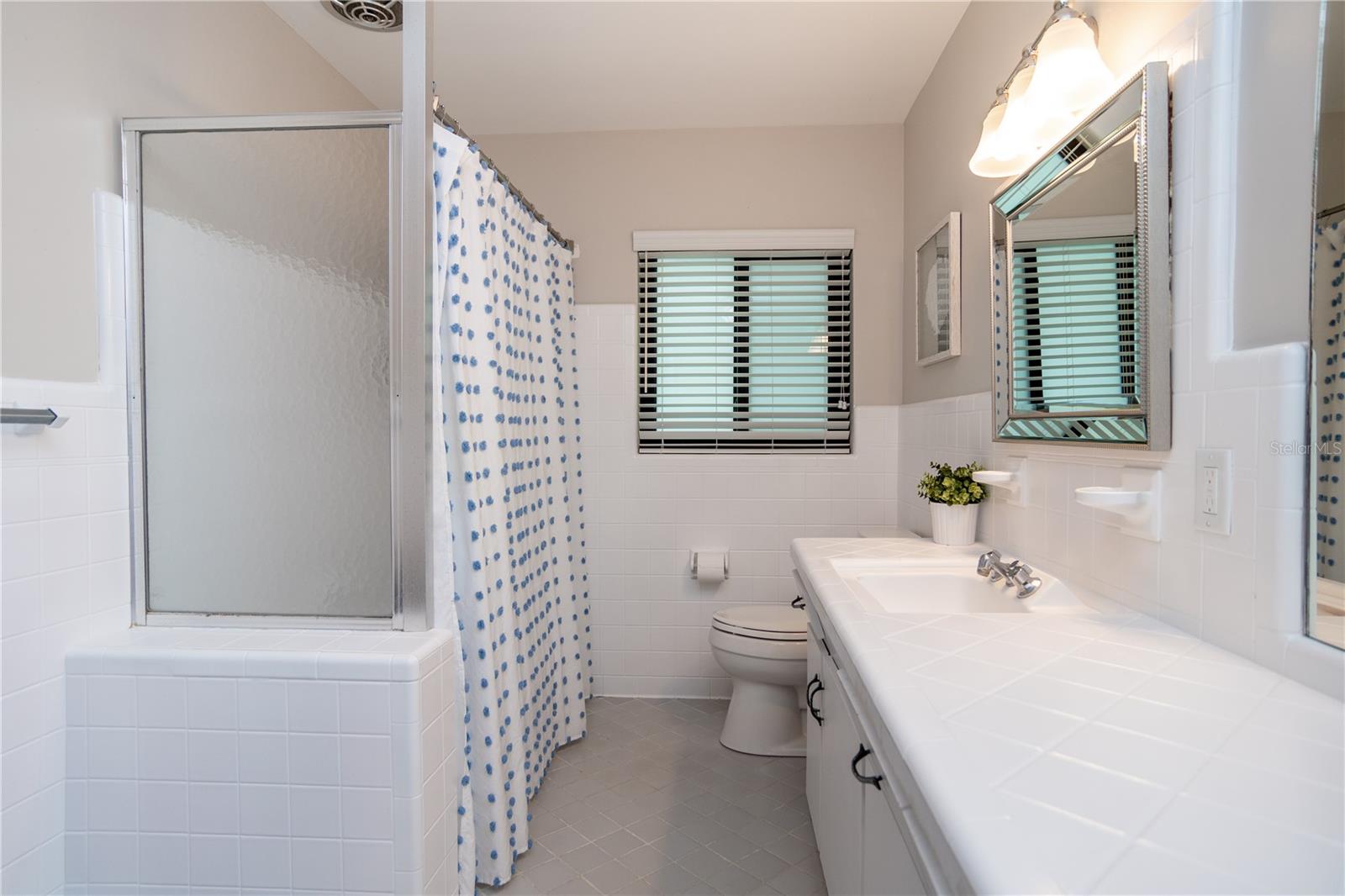 BAHAMA BEACH REP - Residential