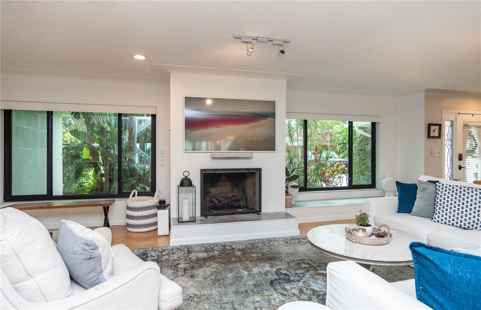 BAHAMA BEACH REP - Residential